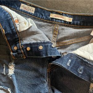 Levi’s Ribcage shorts